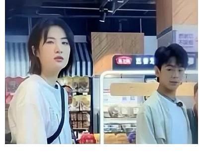 《中餐厅》路透曝光,姚安娜生图惊艳,休闲装也挡不住高贵的气质