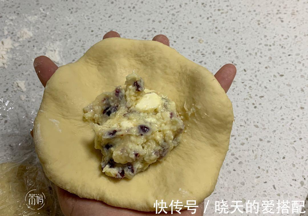 外面卖20元一个的面包，自己在家做，10元能做10个，做法一看就会