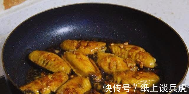 可乐鸡翅|小外甥点名要吃的鸡翅，不放一滴油就贼香，比可乐鸡翅更受欢迎