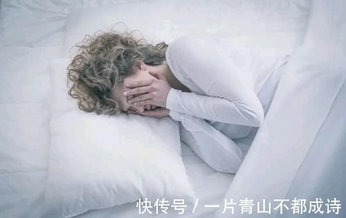 卸妆|提醒女性：40岁后是保养黄金期，每天睡前坚持“2不3要”，更健康