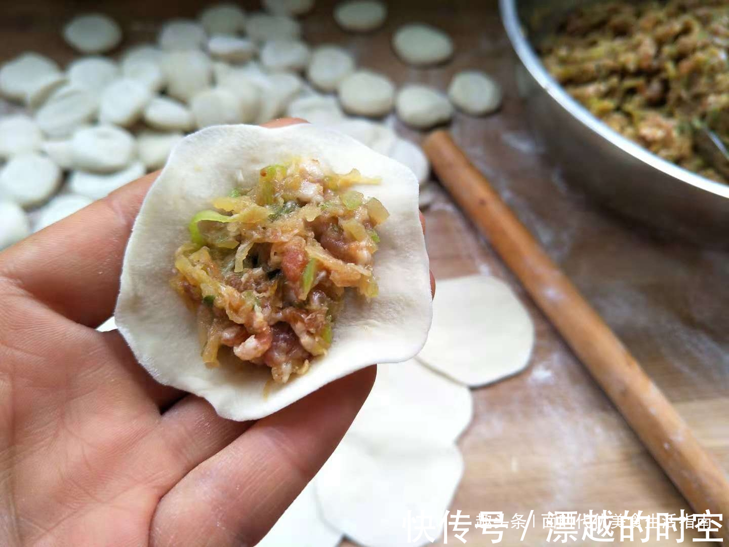 萝卜丝|冬天用它包饺子太香了,5毛钱一斤,鲜嫩多汁,增强抵抗力少得病