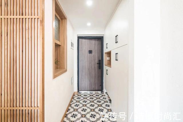 玄关|60㎡,小而温馨!不造型、不做背景墙,简单耐看很满意