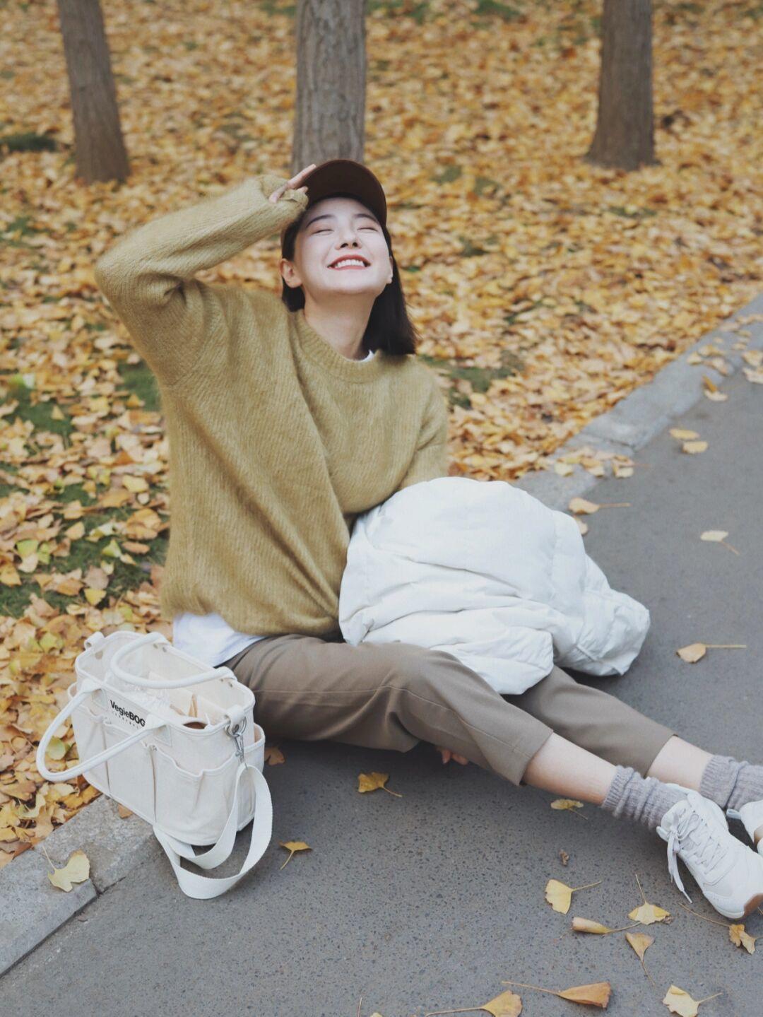 搭配|入春毛衣“买精不买多”,学会这样穿,大家都能变成时髦精