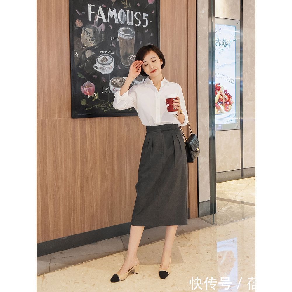 白衬衫|穿“白衬衫”的女人有多精致?搭配这3种下装,土味、俗气全甩掉