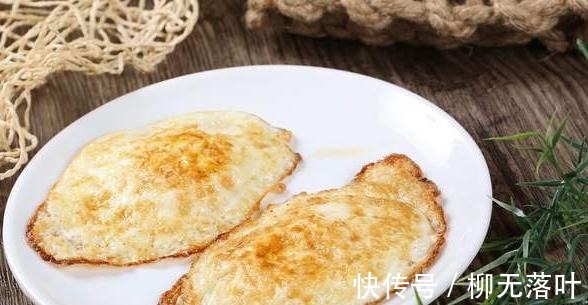 不粘锅|油煎荷包蛋,用凉油还是热油教你4个窍门,酥脆完整不粘锅!