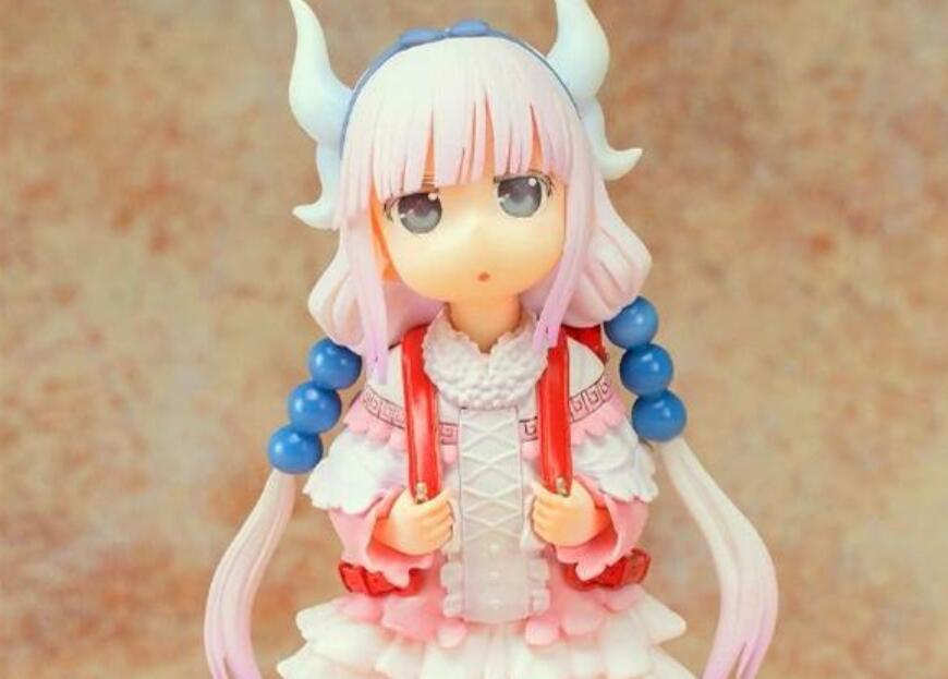 评论|小女孩摔坏百万手办,看了评论区后,宅男决定不让她赔了