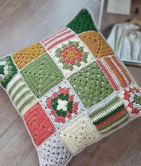 零线太多别浪费,试试钩一钩拼花抱枕,在家非常好用!附图解