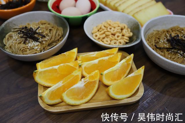 橙子|周末给小朋友做的早餐，花了20分钟搞定，网友：这是亲妈