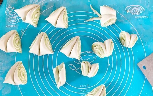 白绿|白绿双色花卷做法,详解2种面团配方,再笨也学得会