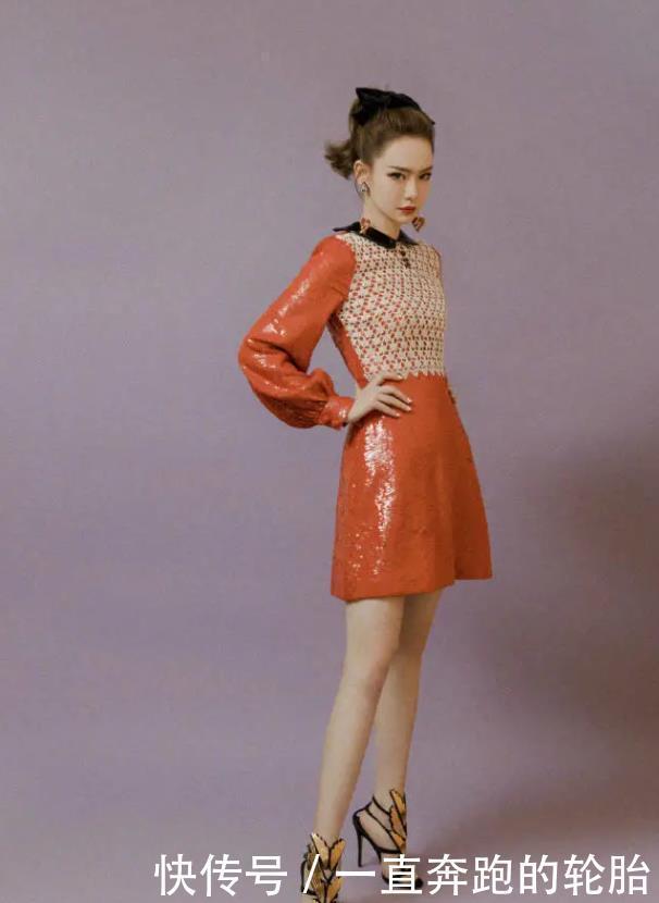 款式比较简|戚薇为显腿长,大胆拿“树叶”当鞋穿,不料秀出漫画腿