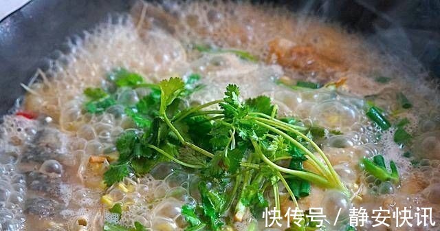 鱼汤一定要煮成牛奶白吗？私人诊所告诉你，尽量这样煮，汤最好喝