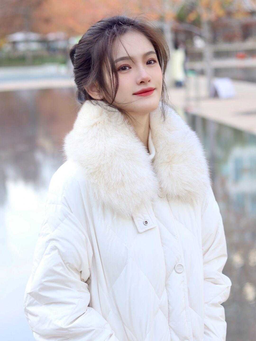 羽绒服 韩系风的羽绒服搭配,让你的气质更出众,保暖且显瘦