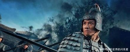 差点|三国刘备最不看好的两位武将,一位战神关羽,一位差点改写历史!