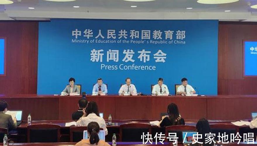 入校|教育部最新通知,中小学生到校时间调整,家长感慨:睡眠终于够了