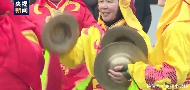 扶贫|文化十分丨输送文化扶贫演出 传承乡村文化 他们在基层舞台燃烧自己