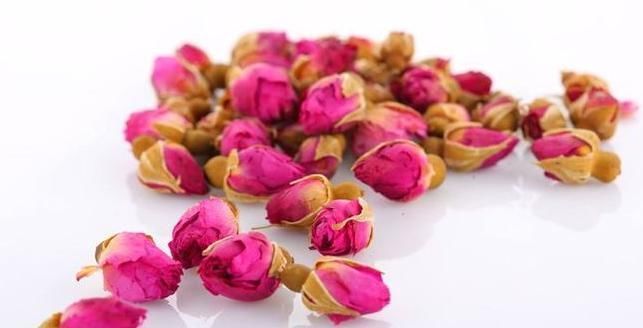 蒲公英茶|女人来大姨妈时，多吃3类“碱性”食物，保养子宫，远离妇科炎症