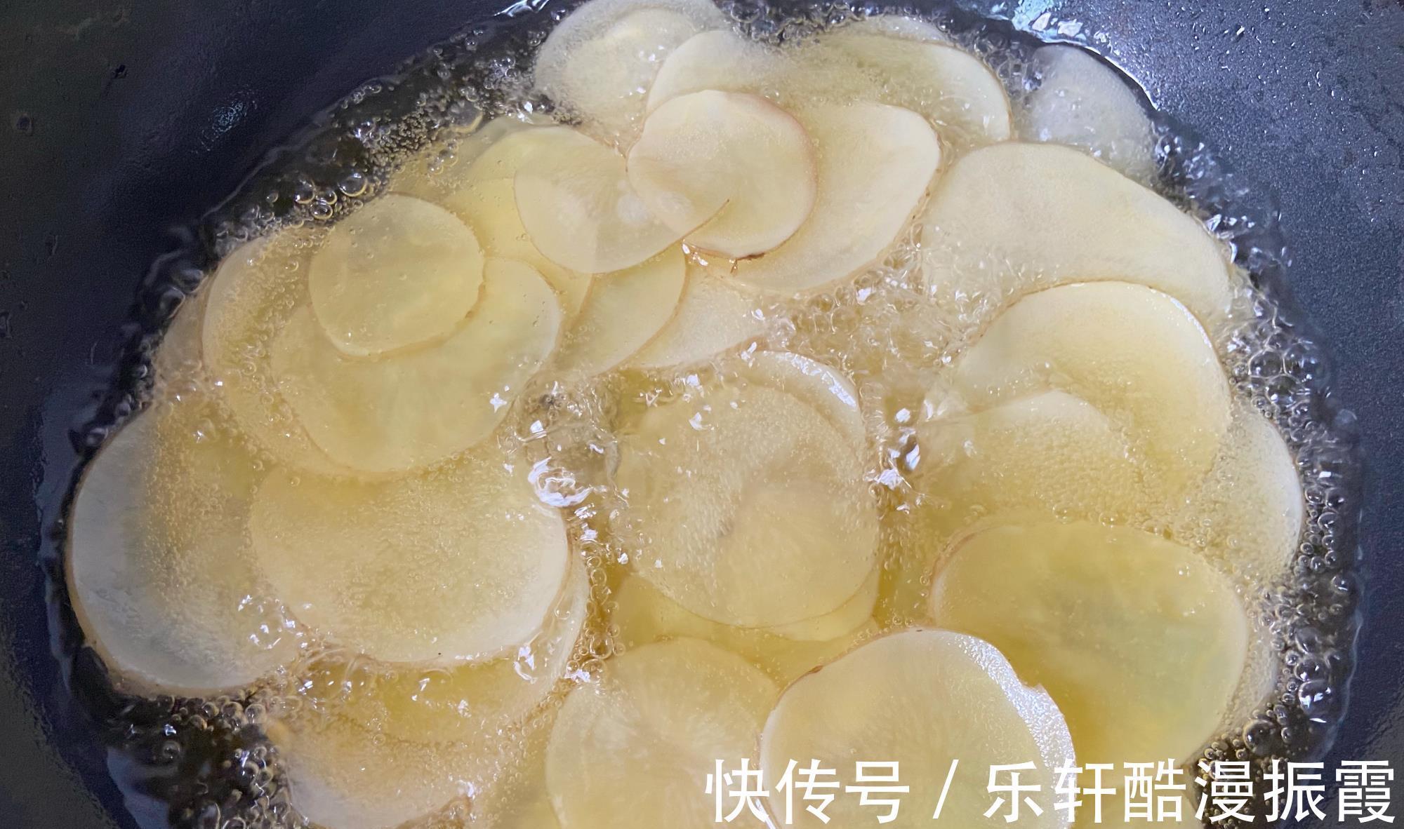 一块钱|用1块钱就能实现薯片自由，满满一大盘，香香脆脆，一次吃到爽