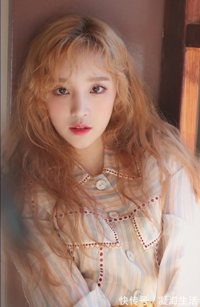 跑男|宋雨琦跟導(dǎo)演被爆戀情，怪不得baby會輸，這瓜太好磕了