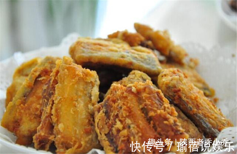 干炸带鱼有诀窍,凉了也不发软,好吃又过瘾,过节请客倍有面