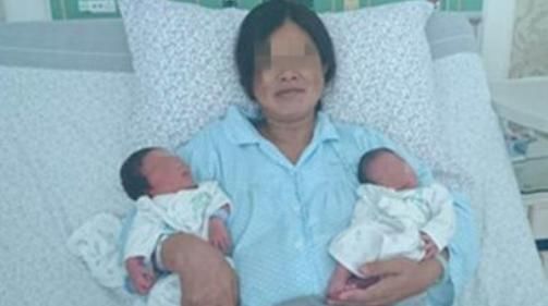 妇女|25岁妇女生了一对双胞胎，产房外有六个“爸爸”，护士感到很困惑