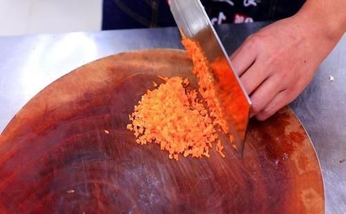 植物蛋白|我家豆腐从不炒着吃,淋1个鸡蛋、不加1滴水,一年四季吃不够