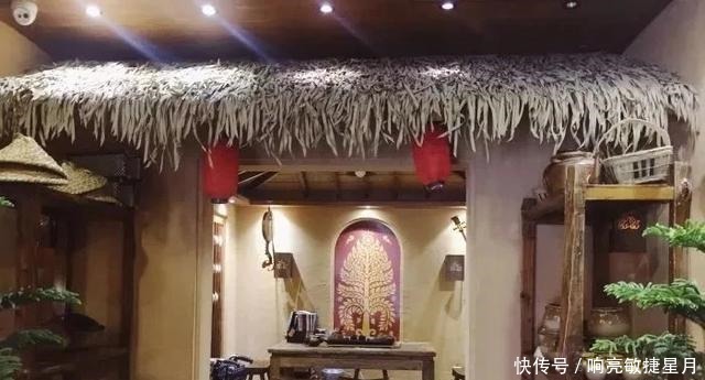 昆明人不仅爱吃各种虫子,就连米线都是甩的