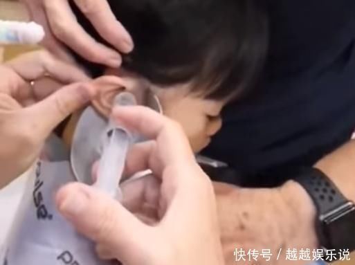 棉花棒|粗心妈妈以为孩子反应迟钝原来是耳垢填满耳朵,导致孩子听不到