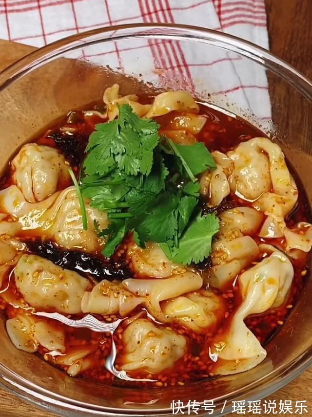 全家都爱吃的早餐,我家1周做5次,营养美味,吃上1碗很过瘾