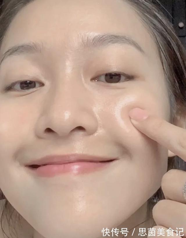 油皮|经常不“洗脸”的女人,皮肤都成什么样了?看这几点就很清楚了