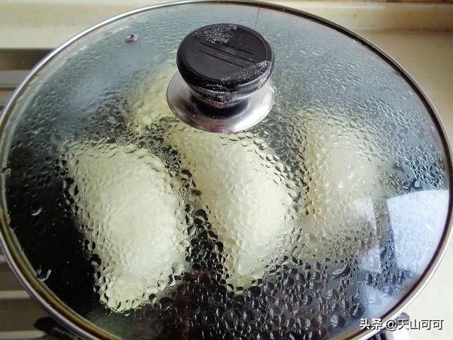 皮薄馅香白萝卜肉盒子，鲜美又多汁，凉了都软和，一家老小都可吃