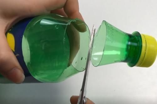 锅盖把手坏了,不用花钱找人配,只需一个空塑料瓶,比买的还好用