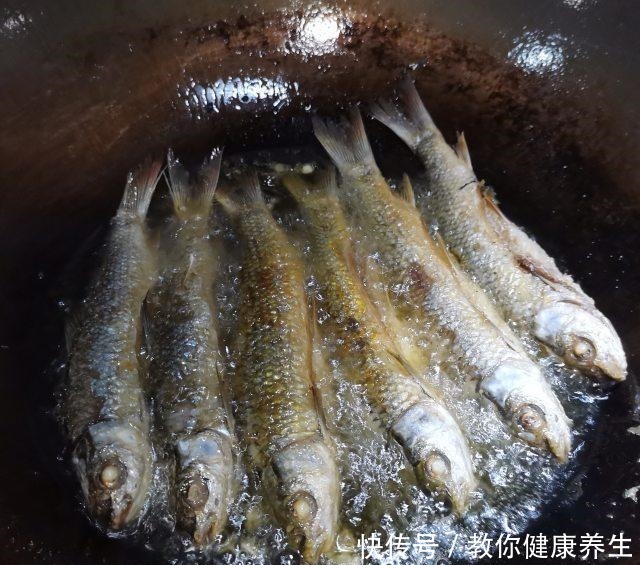 油炸青皮嫩，外酥里嫩，不错的下酒菜！