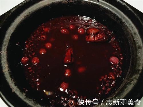 美容养颜|79岁奶奶说:这3样一起煮,女人喝能美容养颜,孩子喝能明目补脑