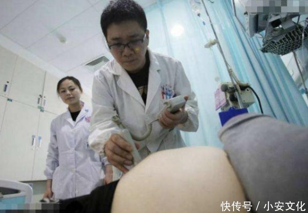 医护人员|孕妈进入产房,通常会经历3件“尴尬事”,第三件事让孕妈脸红