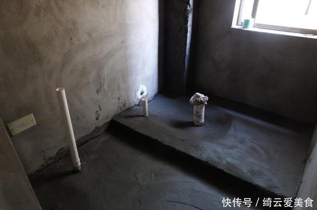 泥瓦工|卫生间铺瓷砖,墙压地还是地压墙?两者有什么区别?哪一种更好?