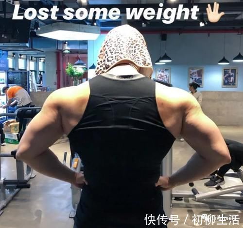 肌肉|185cm肌肉男模走红,雄性荷尔蒙让网友不淡定了