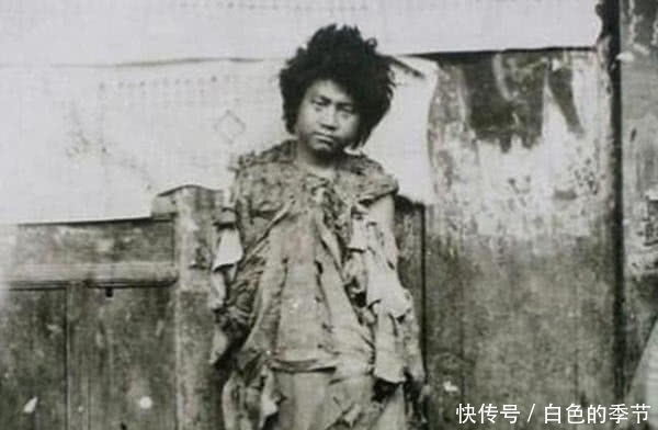 满族|清末珍贵老照片：满族女子黑成碳，最后那个是真实的紫薇格格