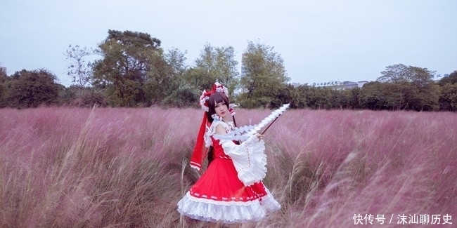 pl《东方PROJECT》——博丽灵梦小姐姐cosplay