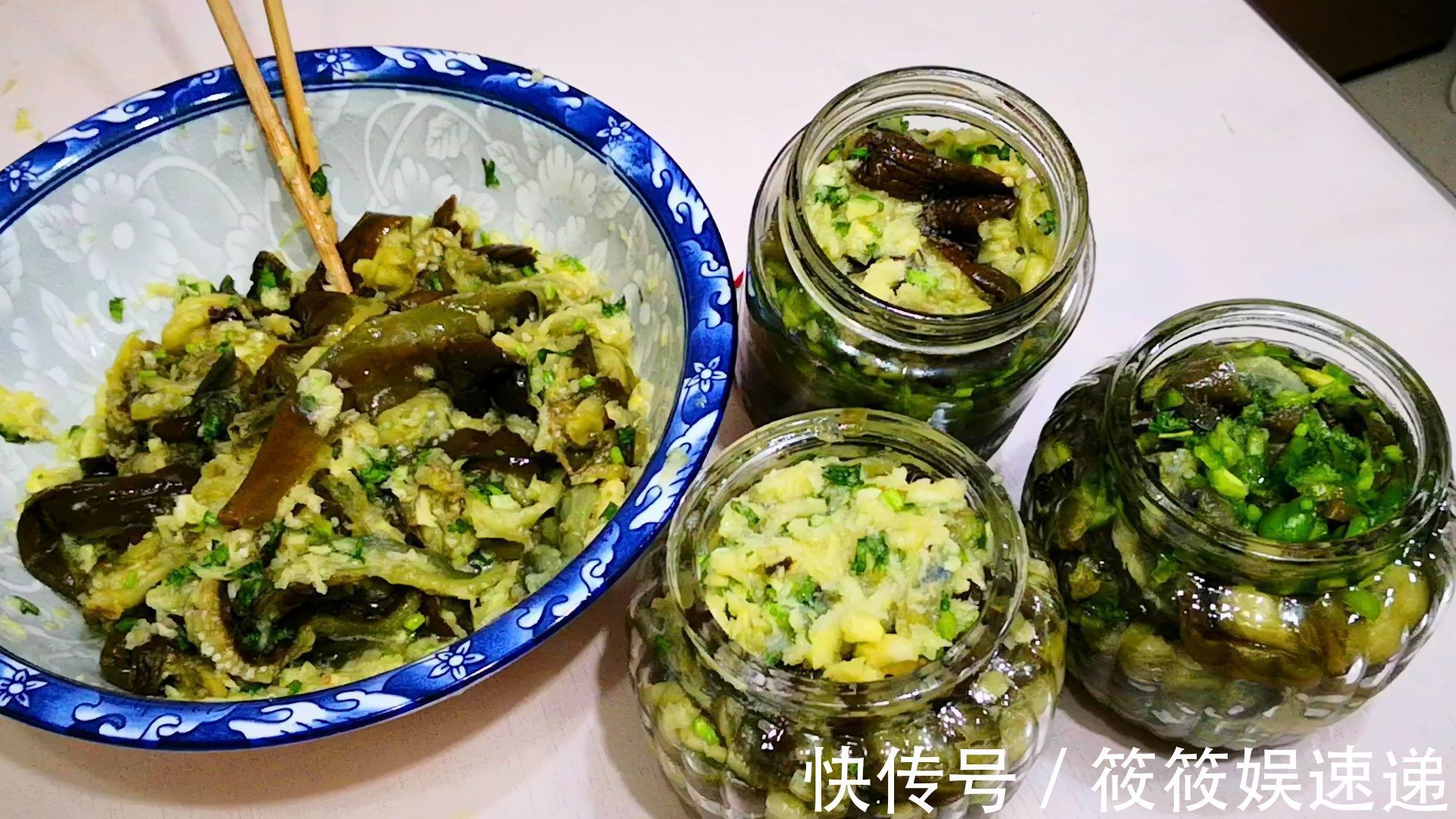 入秋后,遇到此菜我从不手软,5块钱买10斤,腌好后冬天吃特香