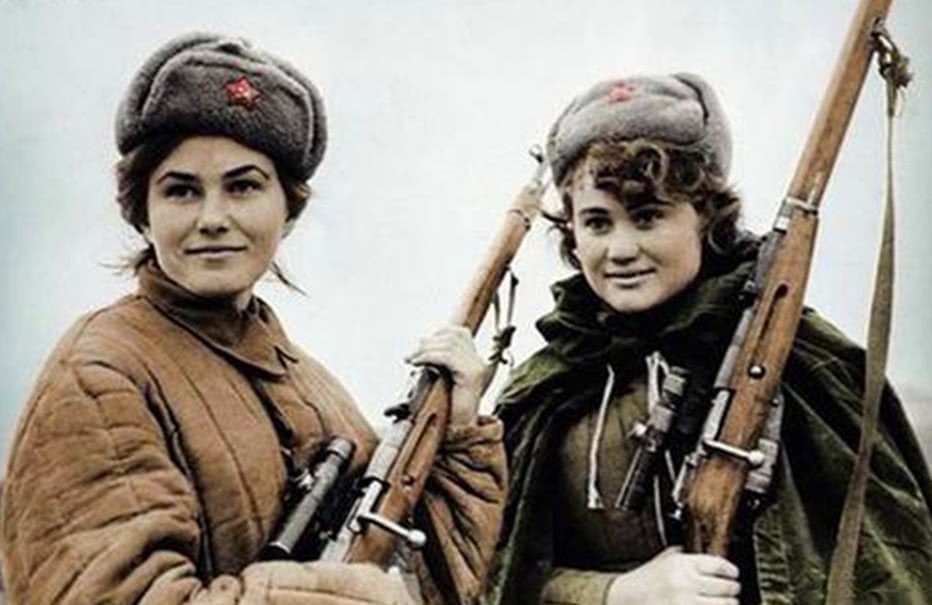 花圈|给罗斯福献花圈的丘吉尔,纳粹女鬼子的结局罪有应得,5张历史罕见照