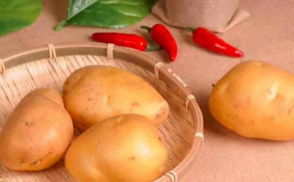 疲劳|人到中年想长寿,坚持吃3种食物,保护心脏,减轻疲劳,早吃早好