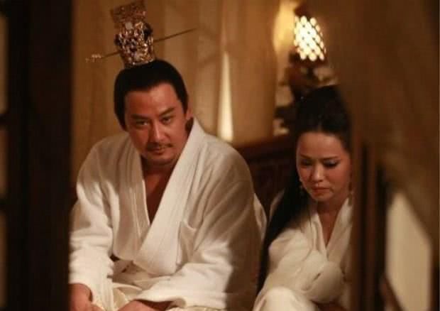 自称|他被迫成为皇帝，从不自称朕，在位仅33天，所有人都骂他是叛国贼