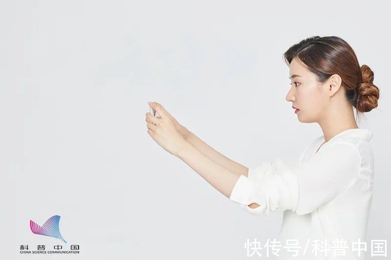 花眼|得了近视眼,就不得老花眼了?万万没想到!答案是…