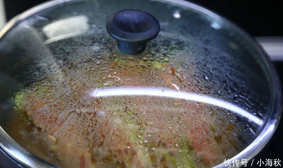 尖椒别总炒着吃,换一个新做法,香而不辣,大人孩子都抢着吃