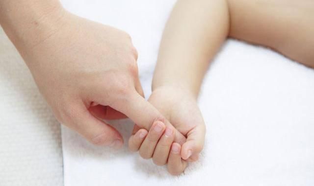 几个月|宝宝几个月能认人?若出现这3个表现,说明宝宝正在找你