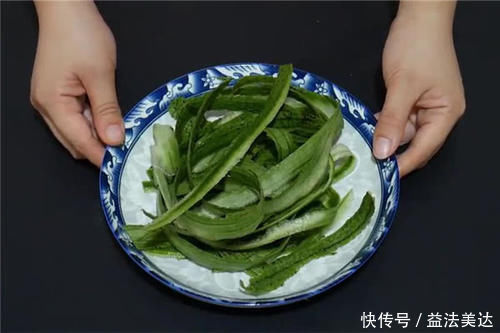 丝瓜皮不要再扔了,这几个妙用很多人都不知道,你也试试吧