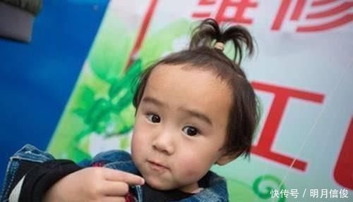 蓉蓉|7岁女娃停止发育，身高定格在1米4，医生这些食物孩子不能沾