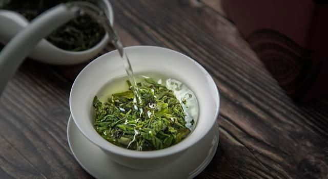 这几种好茶 千万不要随便冲泡 水温非常重要 粉紫色