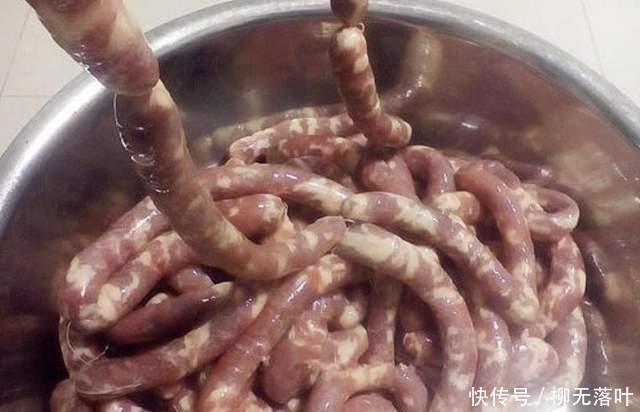 下晒|灌腊肠时,不要直接放太阳下晒,牢记4个诀窍,腊肠又香又入味