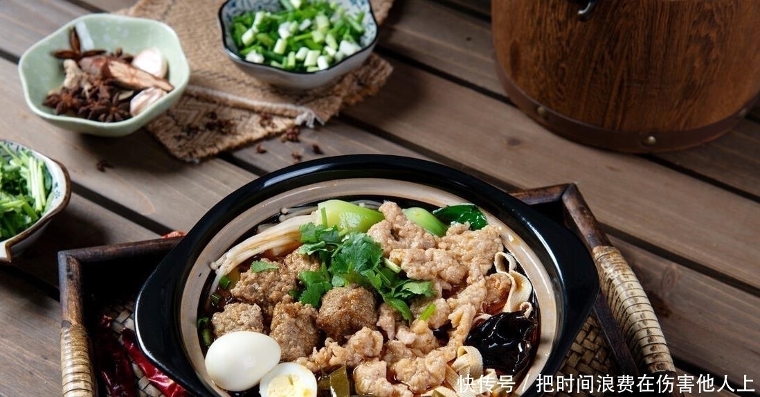 酥肉好吃上浆很重要，面粉和淀粉哪种好，挑对了香脆又好吃